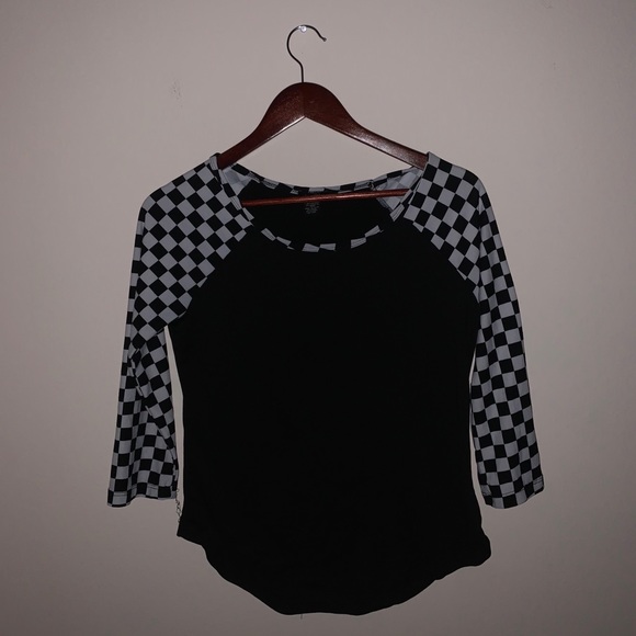 Rue21 Tops - rue 21 womens black & white pattern top